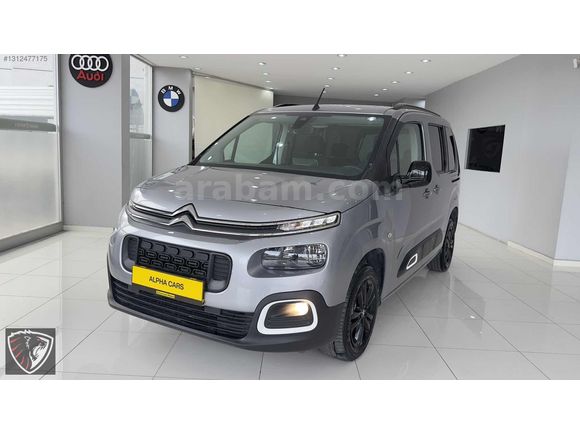Hatasız Boyasız 2023 1.5 Blue HDI Feel Bold Otm 41.000 km