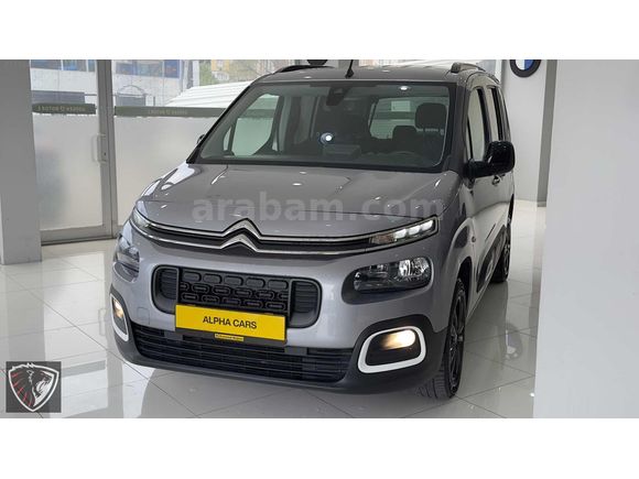 Hatasız Boyasız 2023 1.5 Blue HDI Feel Bold Otm 41.000 km