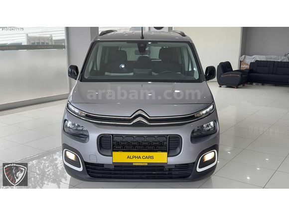 Hatasız Boyasız 2023 1.5 Blue HDI Feel Bold Otm 41.000 km