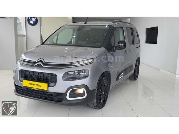 Hatasız Boyasız 2023 1.5 Blue HDI Feel Bold Otm 41.000 km