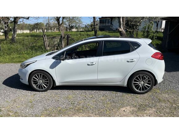 Sahibinden Kia Ceed 1.6 CRDi Concept Plus 2014 Model 