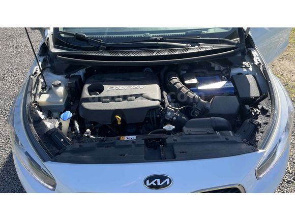 Sahibinden Kia Ceed 1.6 CRDi Concept Plus 2014 Model 