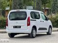 2026 MODEL SIFIR KM OPEL COMBO ESSENTİAL YÜKSEK ORTA KONSOLLU