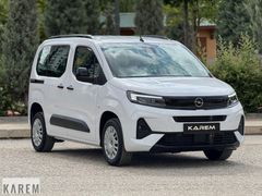 2026 MODEL SIFIR KM OPEL COMBO ESSENTİAL YÜKSEK ORTA KONSOLLU