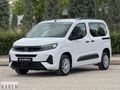 2026 MODEL SIFIR KM OPEL COMBO ESSENTİAL YÜKSEK ORTA KONSOLLU