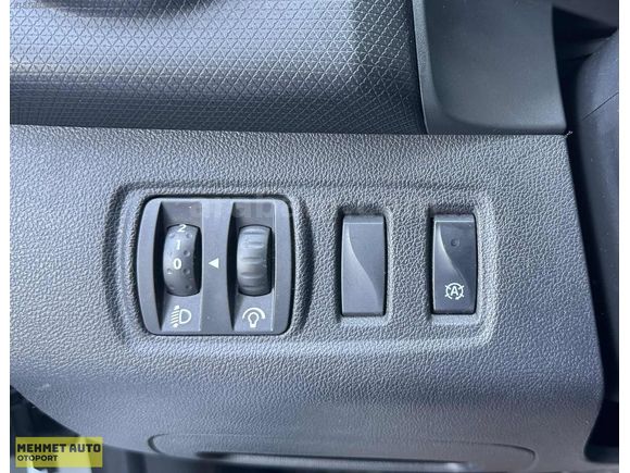 2019 ÇIKIŞLI-OTOMATİK-DİZEL-DEĞİŞENSİZ-TABLET EKRAN-1.5 dCi
