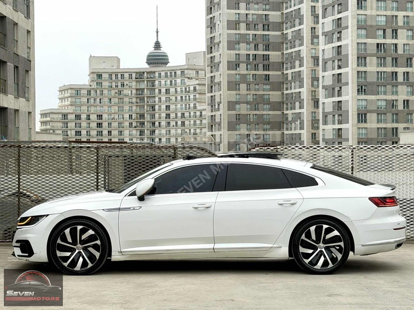 Galeriden Volkswagen Arteon 1.5 TSI R Line 2018 Model İstanbul 149.000 km Beyaz 5