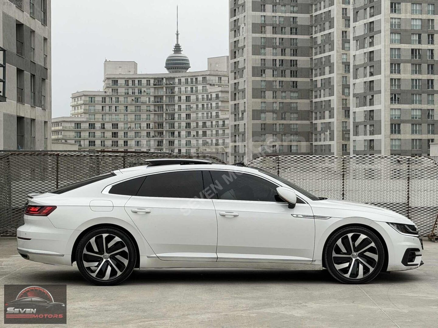 Galeriden Volkswagen Arteon 1.5 TSI R Line 2018 Model İstanbul 149.000 km Beyaz 6