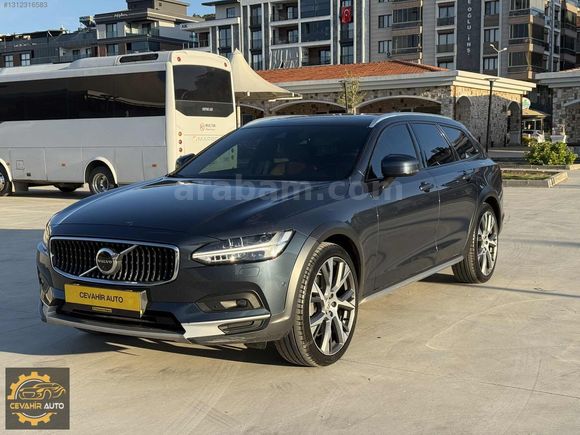 Hatasız boyasız 2021 model araç full ppf kaplıdır