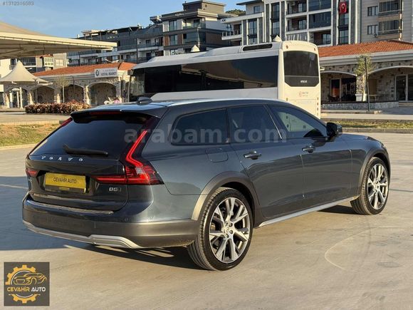 Hatasız boyasız 2021 model araç full ppf kaplıdır