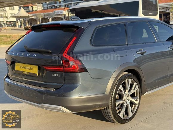Hatasız boyasız 2021 model araç full ppf kaplıdır