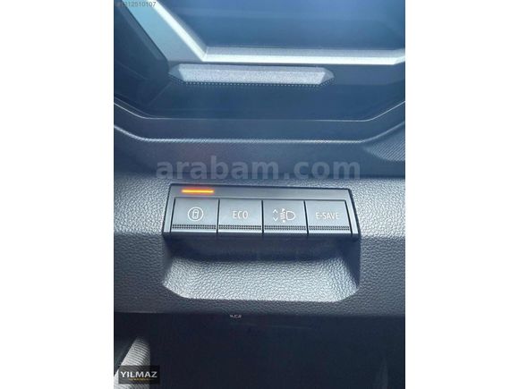 2025 RENAULT DUSTER 1.6E-TECH TECHNO 11.000 KM