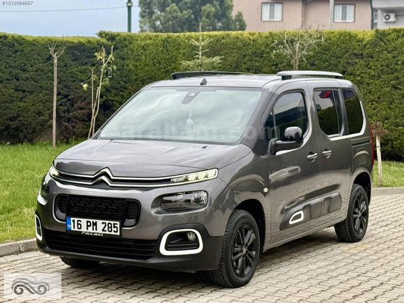 HATASIZ BOYASIZ 2022 CİTROEN BERLİNGO SHİNE 106.000 KM OTOMATİK