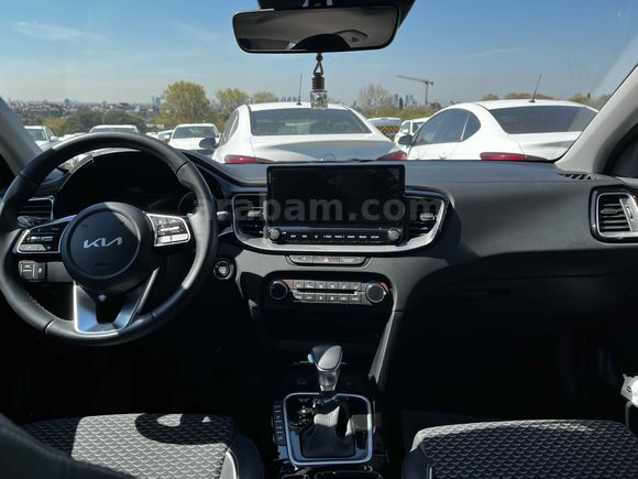 Sahibinden Kia XCeed 1.5 T-GDI Elegance 2025 Model 