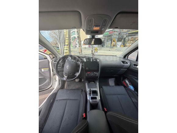 Sahibinden Citroen C4 1.6 e-HDi Confort Plus 2012 Model  250.000 km Beyaz