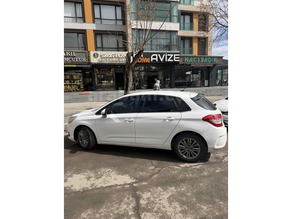 Sahibinden Citroen C4 1.6 e-HDi Confort Plus 2012 Model  250.000 km Beyaz