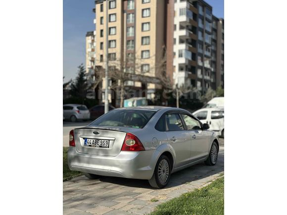 Sahibinden Ford Focus 1.6 Trend 2010 Model 