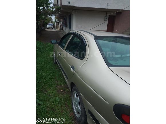 Sahibinden Renault Megane 2.0 RXT 1998 Model