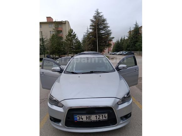 Sahibinden Mitsubishi Lancer 1.6 Invite 2015 Model