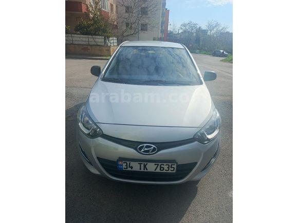 Sahibinden Hyundai i20 1.4 CRDi Jump 2014 Model  206.000 km Gri (Gümüş)