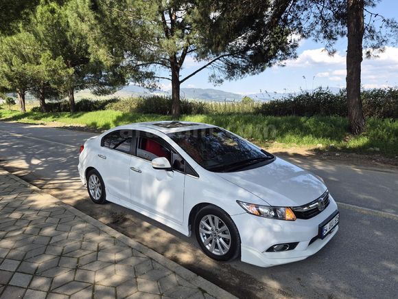 Sahibinden Honda Civic 1.6i VTEC Eco Elegance 2013 Model