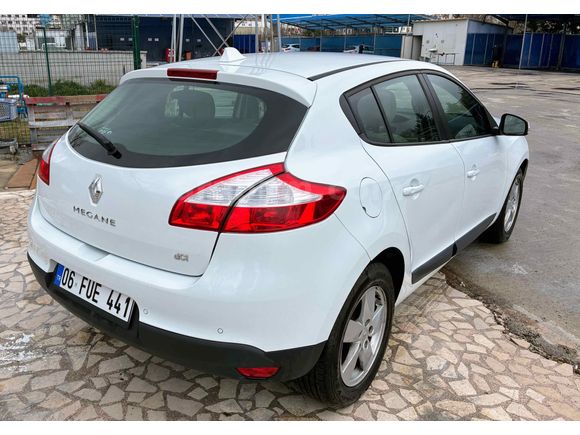 Sahibinden Renault Megane 1.5 dCi Expression 2011 Model Ankara 32.000 km Beyaz