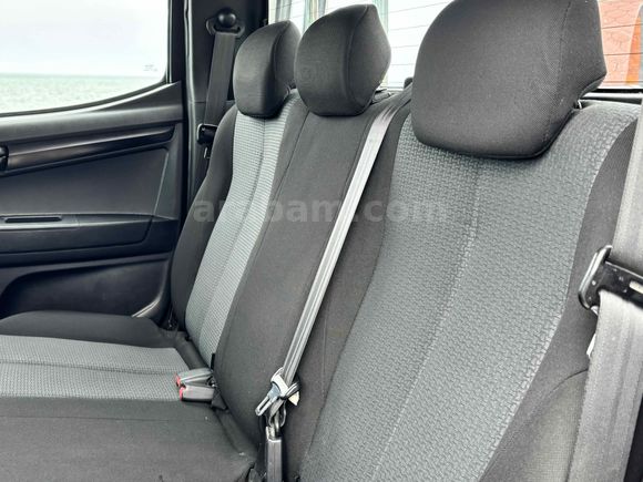 Galeriden Isuzu D-Max 2.5 4x2 2017 Model Rize