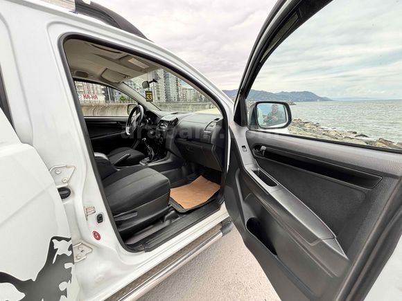 Galeriden Isuzu D-Max 2.5 4x2 2017 Model Rize
