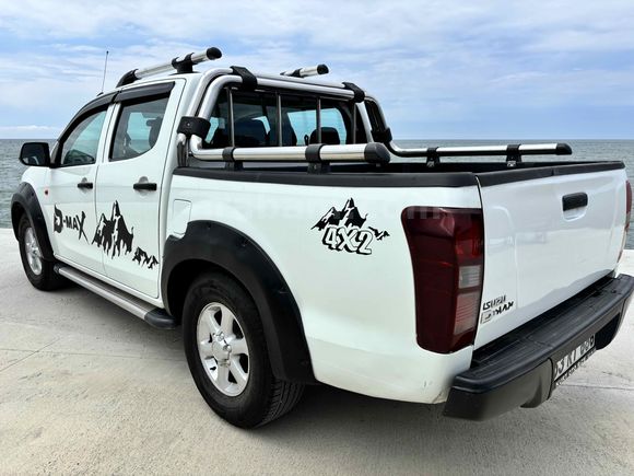 Galeriden Isuzu D-Max 2.5 4x2 2017 Model Rize