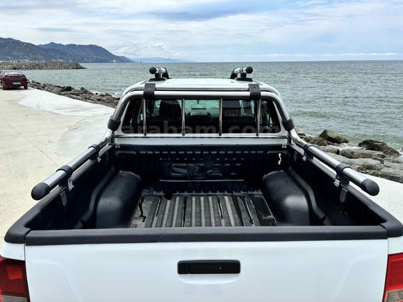 Galeriden Isuzu D-Max 2.5 4x2 2017 Model Rize