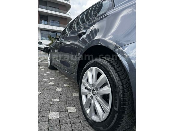 Sahibinden Renault Megane 1.3 TCe Touch 2025 Model 