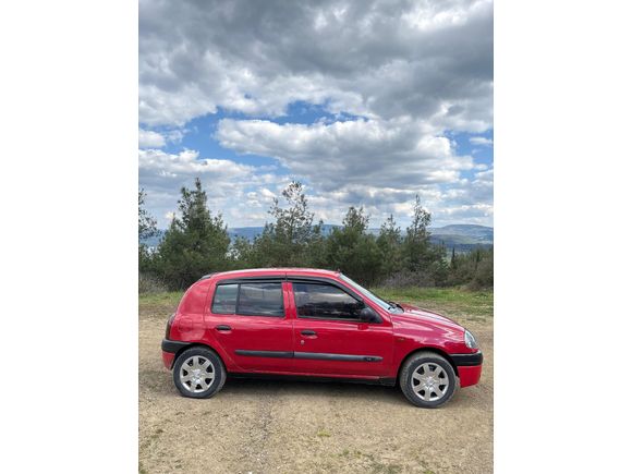 Kılıç galeriden satılık 2001 model Clio