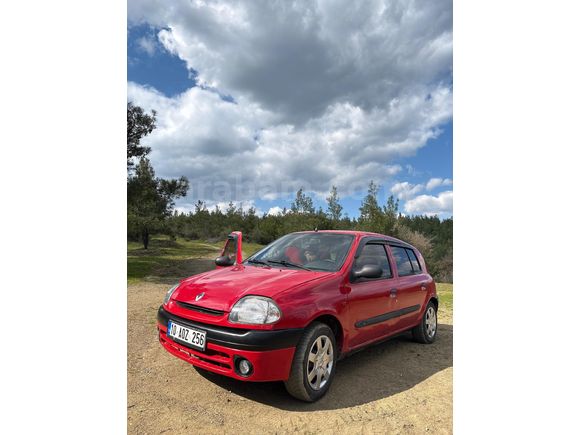 Kılıç galeriden satılık 2001 model Clio