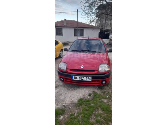 Kılıç galeriden satılık 2001 model Clio