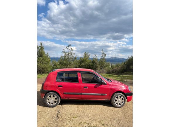 Kılıç galeriden satılık 2001 model Clio