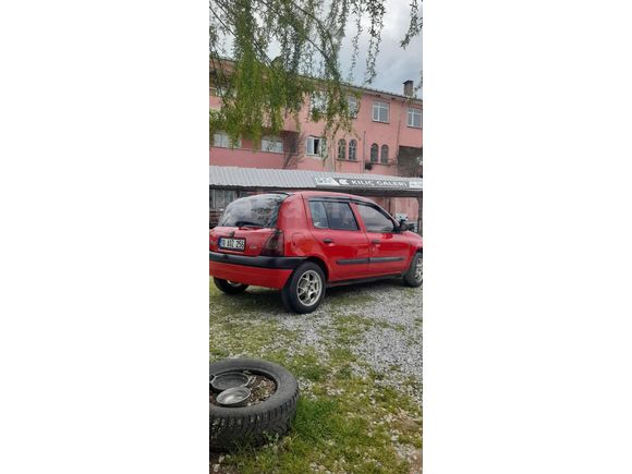 Kılıç galeriden satılık 2001 model Clio