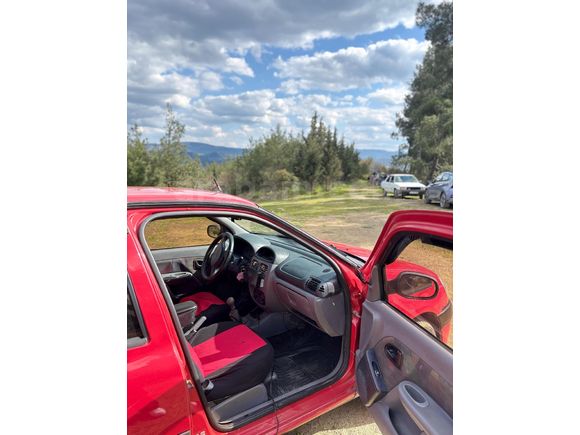 Kılıç galeriden satılık 2001 model Clio