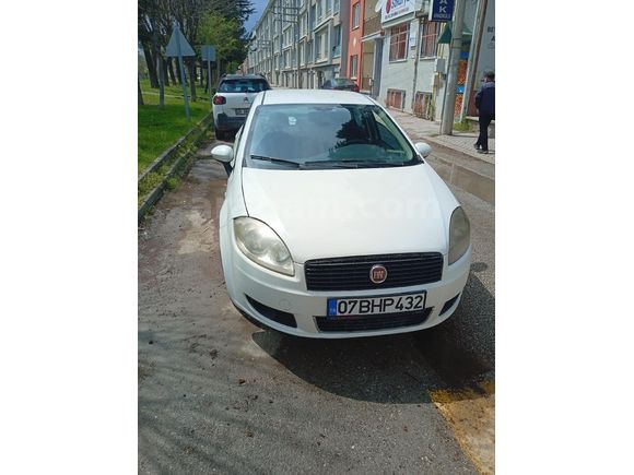 Sahibinden Fiat Linea 1.3 Multijet Pop 2014 Model  256.000 km Beyaz