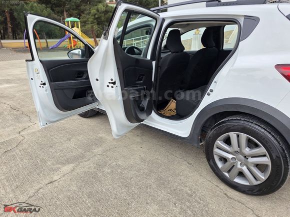 E K GARAJ'dan 2023 DACİA SANDERO STEPWAY 1.0TCE ESSENTİAL