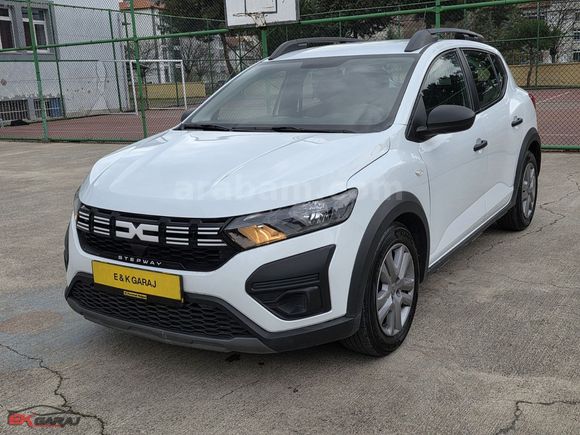 E K GARAJ'dan 2023 DACİA SANDERO STEPWAY 1.0TCE ESSENTİAL