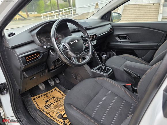 E K GARAJ'dan 2023 DACİA SANDERO STEPWAY 1.0TCE ESSENTİAL