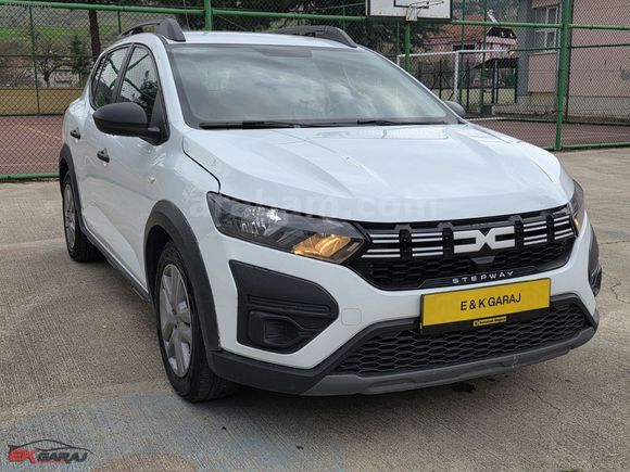 E K GARAJ'dan 2023 DACİA SANDERO STEPWAY 1.0TCE ESSENTİAL