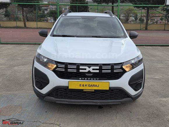 E K GARAJ'dan 2023 DACİA SANDERO STEPWAY 1.0TCE ESSENTİAL