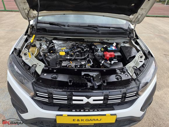 E K GARAJ'dan 2023 DACİA SANDERO STEPWAY 1.0TCE ESSENTİAL