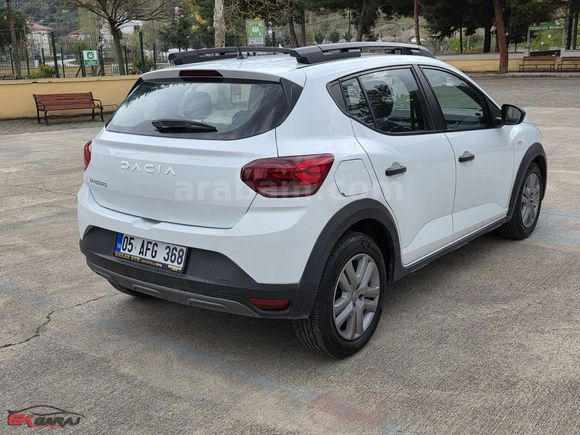 E K GARAJ'dan 2023 DACİA SANDERO STEPWAY 1.0TCE ESSENTİAL
