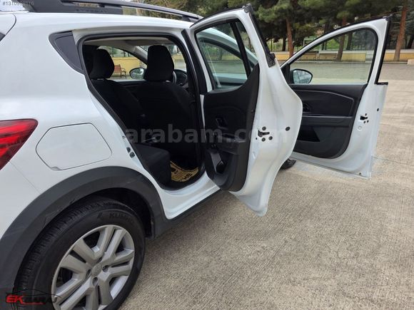 E K GARAJ'dan 2023 DACİA SANDERO STEPWAY 1.0TCE ESSENTİAL