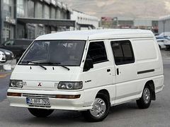 Mitsubishi L 300