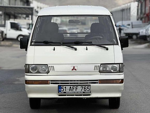 Mitsubishi L 300