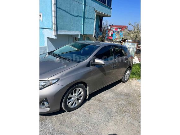 Sahibinden Toyota Auris 1.4 D-4D Active 2014 Model 