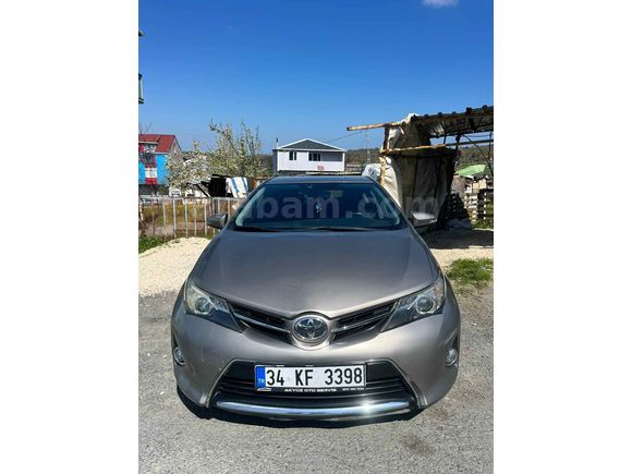 Sahibinden Toyota Auris 1.4 D-4D Active 2014 Model 